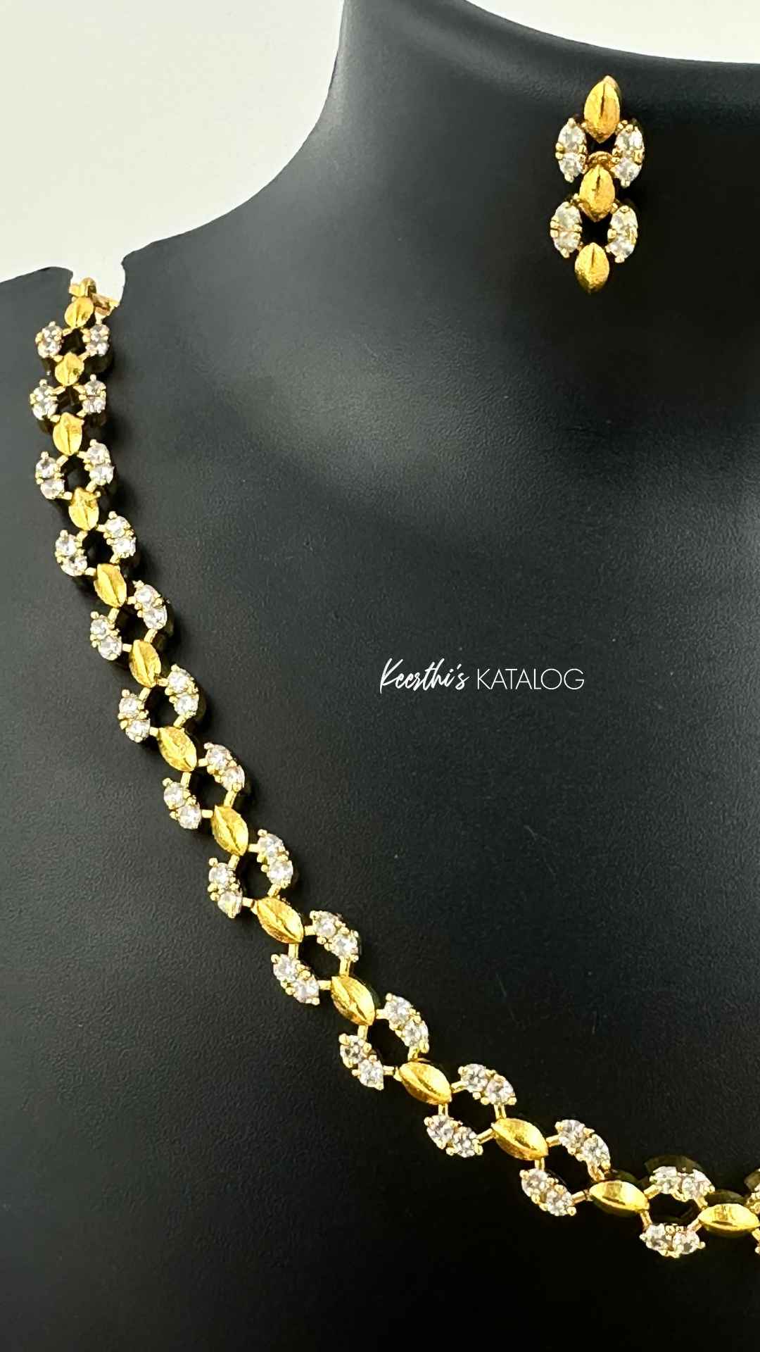 KA1009 - Gilded Radiance Necklace