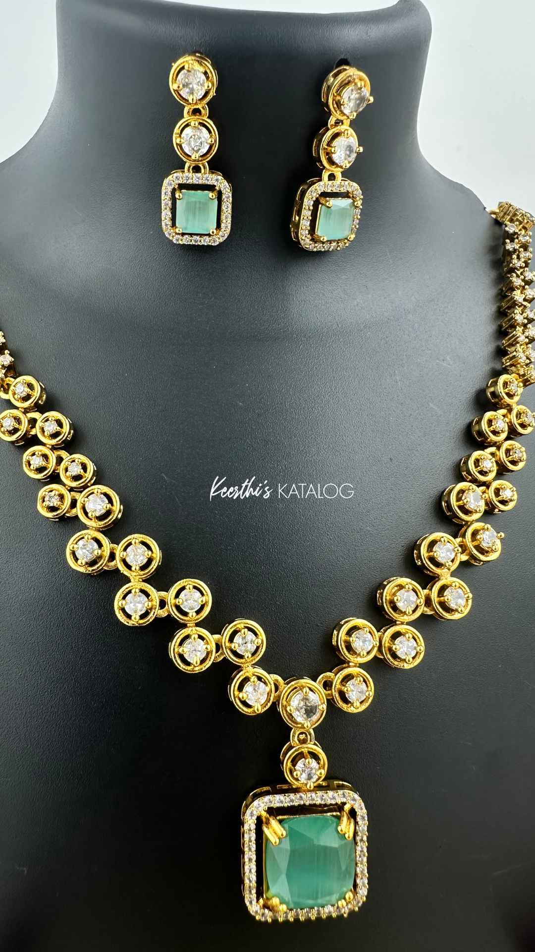 KA1012 - Emerald Glow Necklace