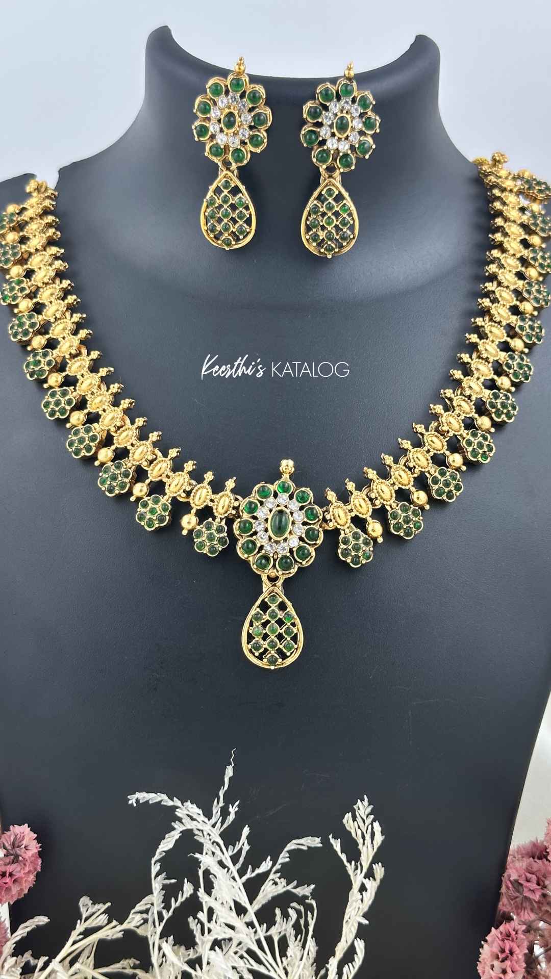 KA1028 - Emerald Royalty Necklace