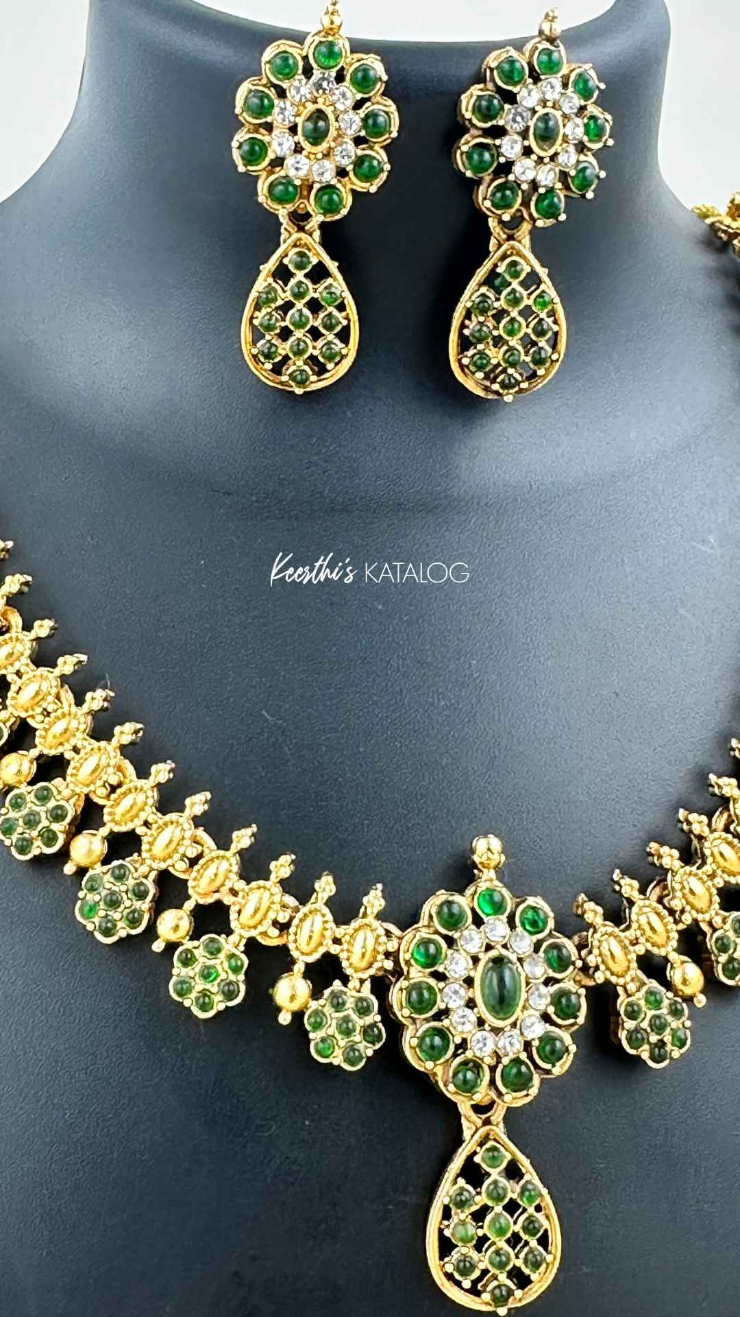 KA1028 - Emerald Royalty Necklace