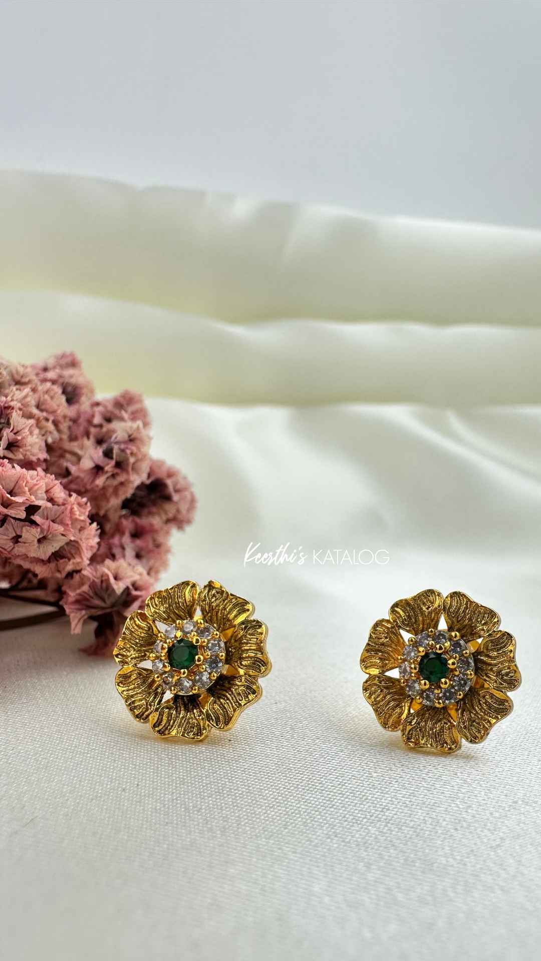 KE1006 - Emerald Blossom Studs