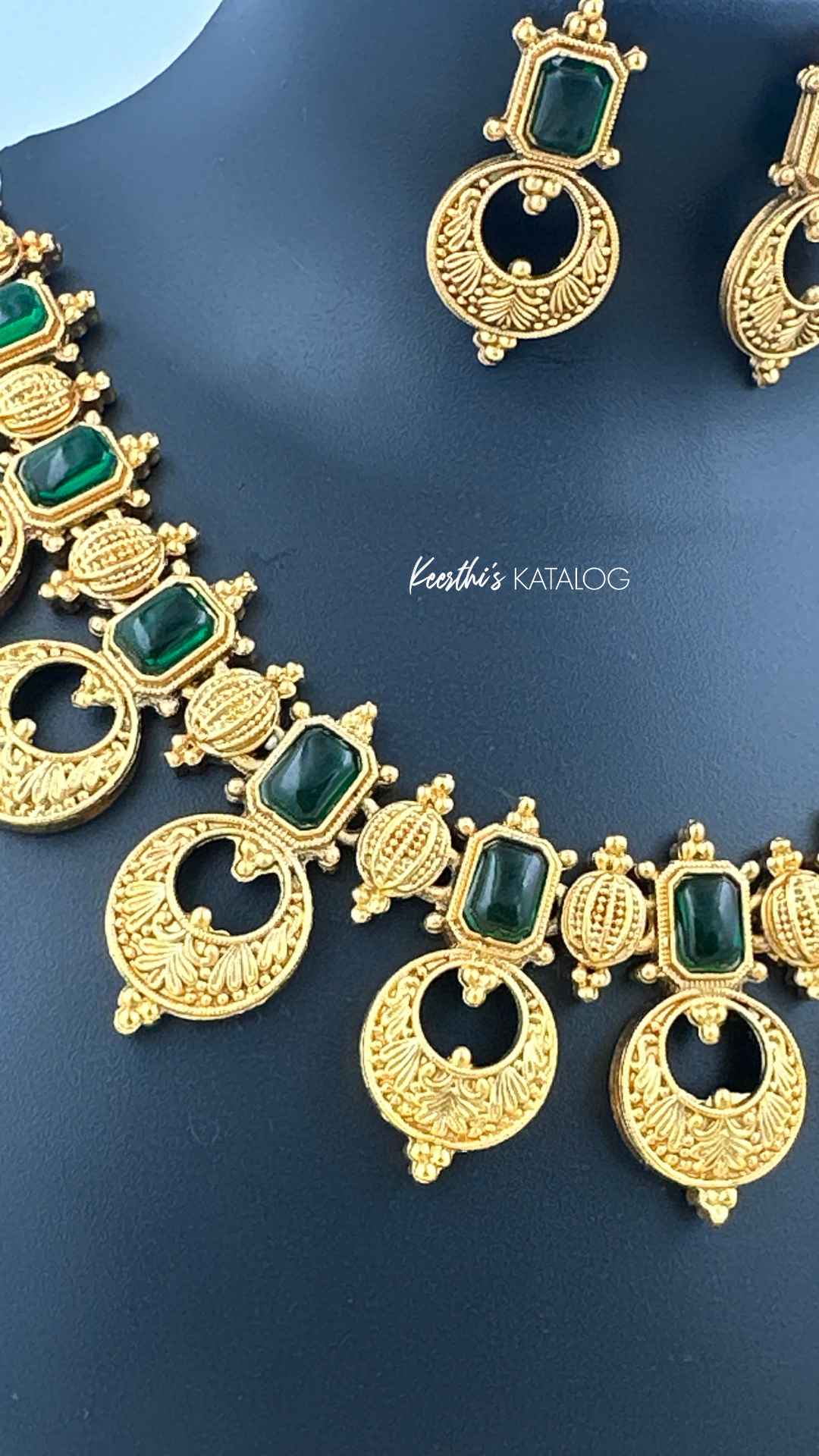 KN1054 - Emerald Chandbali Necklace