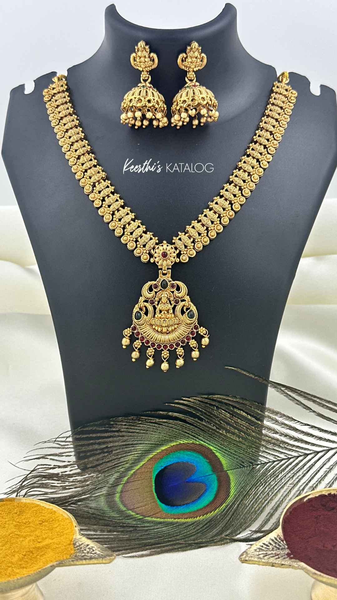 KN1059 - Lakshmi Pendant Necklace Set