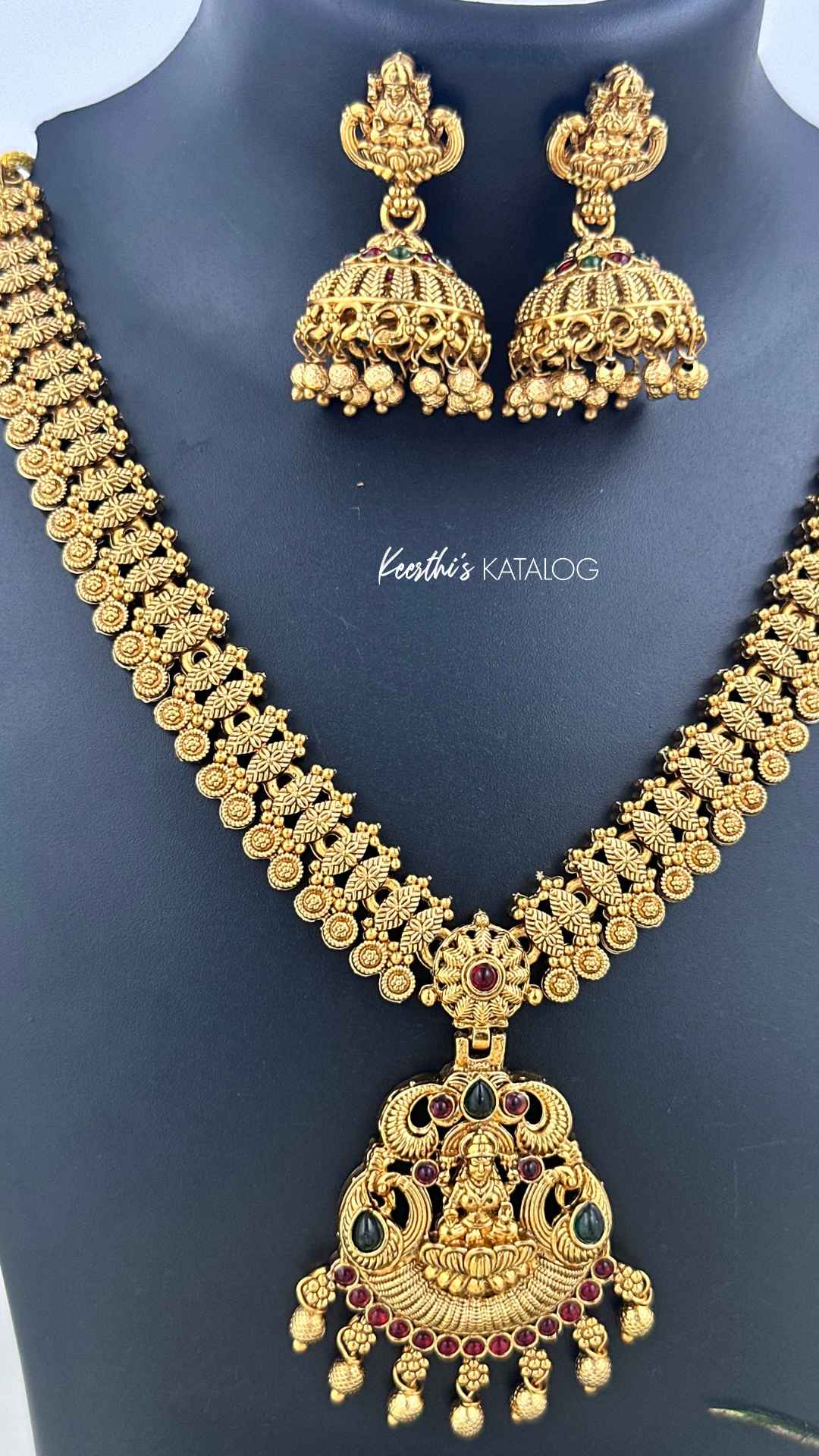 KN1059 - Lakshmi Pendant Necklace Set