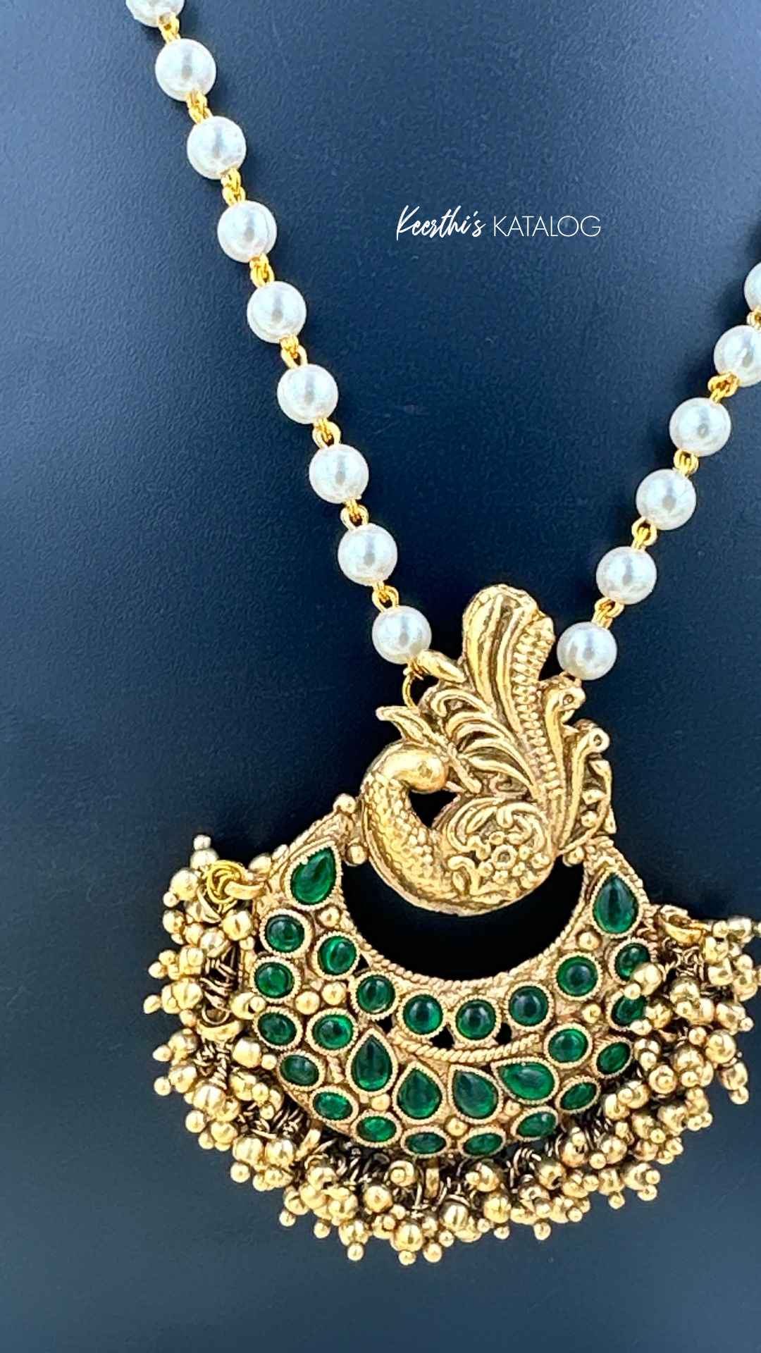 KN1064 - Emerald Mayil Pendant Set