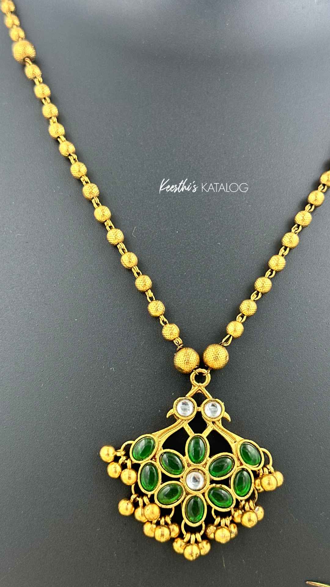 KN1068 - Green Petal Necklace