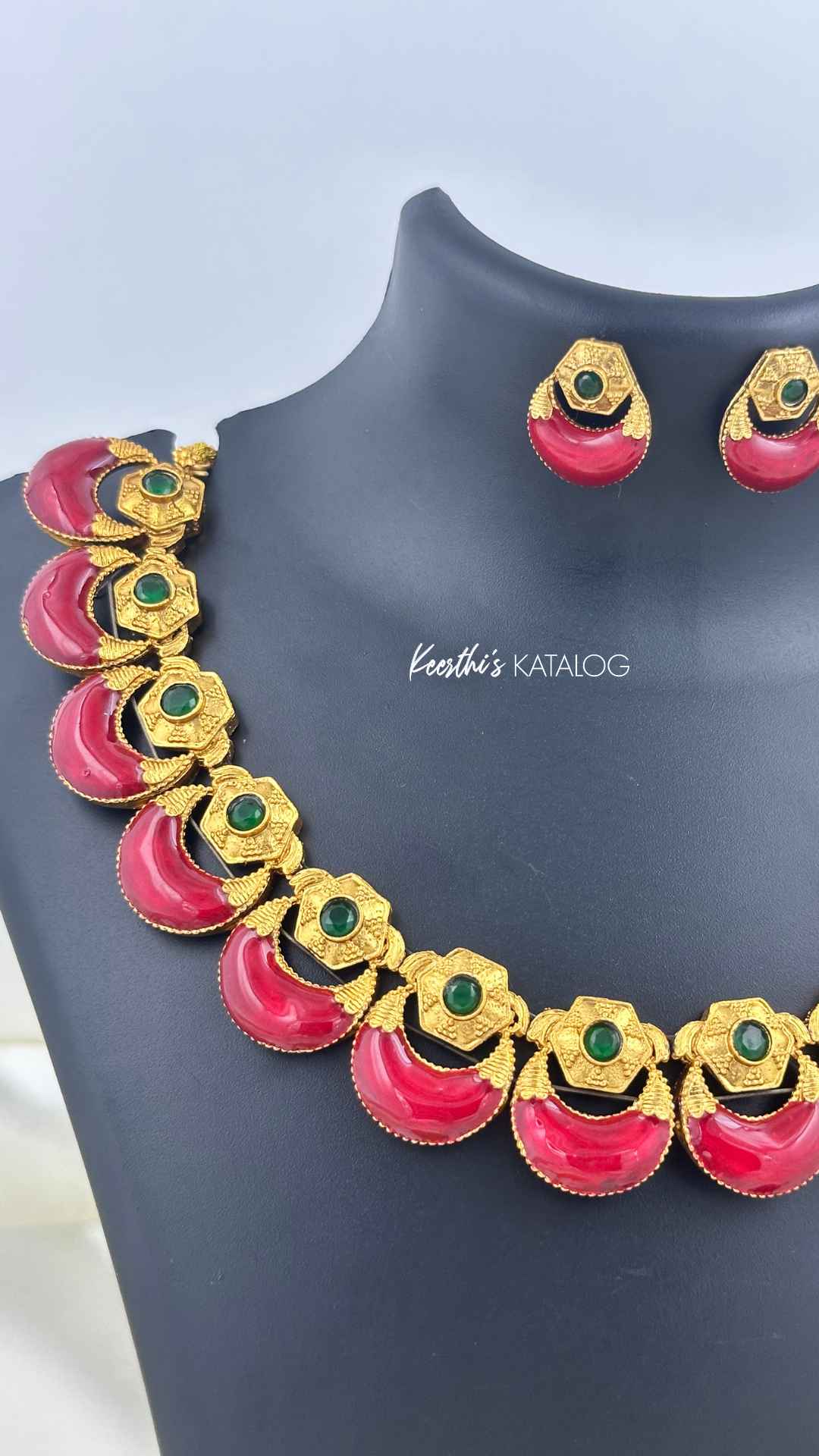 KN1087 - Pink Emerald Crescent Necklace Set