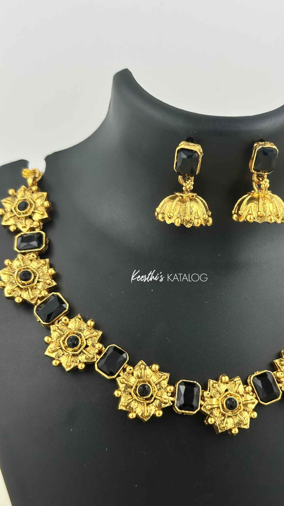 KN1119 - Black Flower Necklace Set